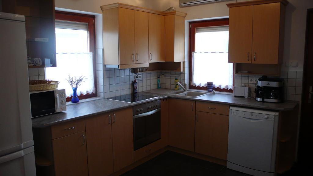 Nyáridő Apartman Appartamento Alsóörs Esterno foto